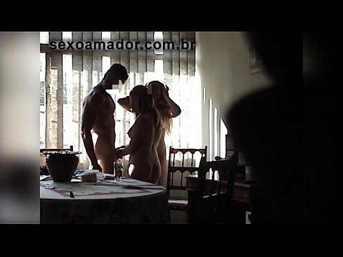 ❤️ Секс друзья приглашают гигантского мужика и втроем с ним Домашнее порно у нас ❌️❤